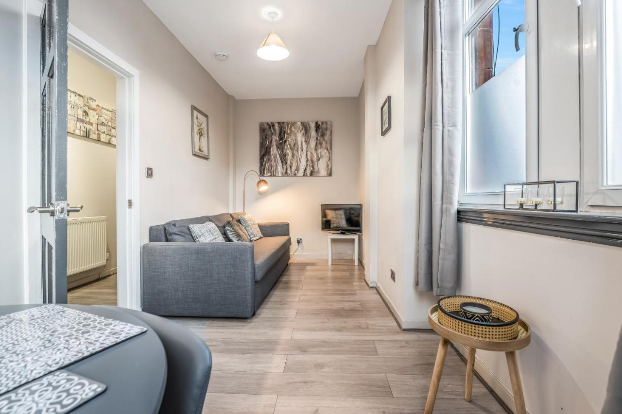 Private Ground Floor Main Door Entrance - Spacious 2 Bedroom Property - The Shore, Leith Edinburgh Exterior foto
